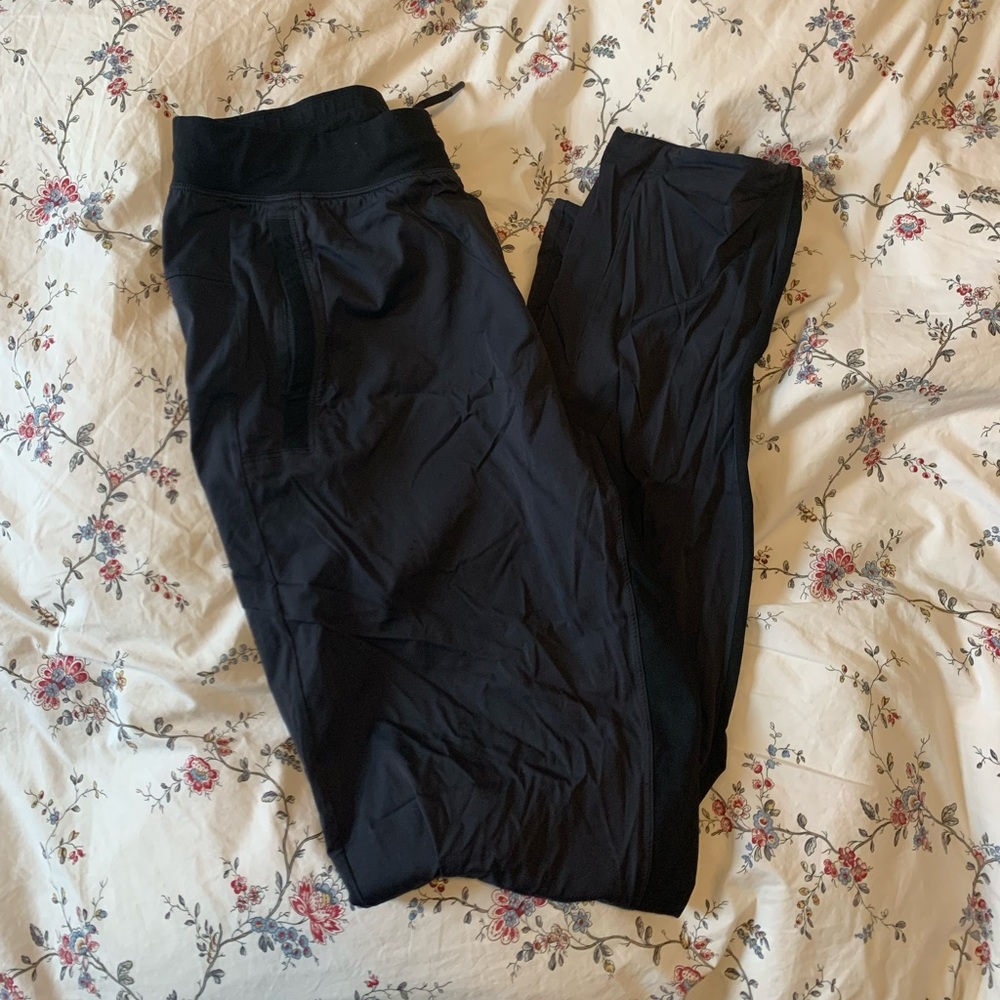 Men’s Lululemon joggers navy and black, size M